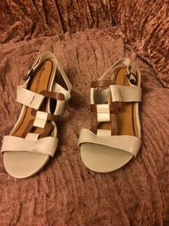 Женские сандалии