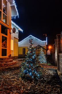 Праздничное украшение деревьев