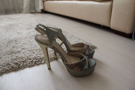 Босоножки Hotic