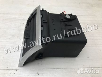 Дефлектор центральный правый Audi A8 D3 BHT 2005