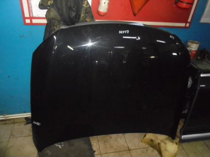 Капот Фольксваген Пассат Б6. Черный