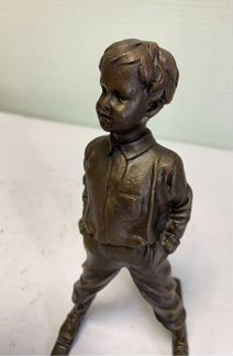 Фигурка бронзовая 