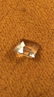 Большой натуральный топаз, 10 на 10 мм