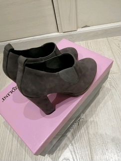 Продаю Ботильоны Carlo Pazolini новые, не носились