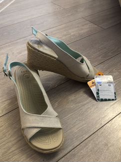 Босоножки женские crocs