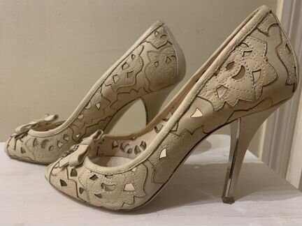 Босоножки Essere