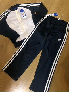Спортивный костюм новый рр 122 Adidas