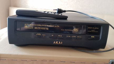 Видеомагнитофон Akai VS-R 120 EM