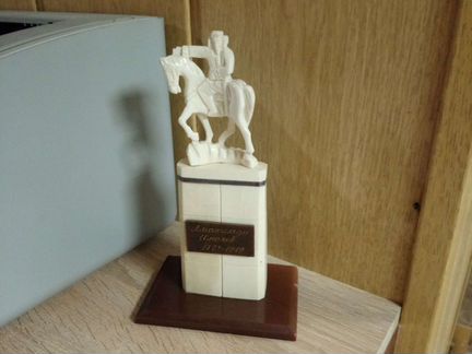 Фигура настольная, резьба по кости