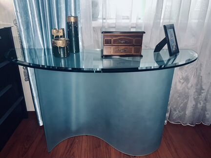 Консоль из закаленного стекла