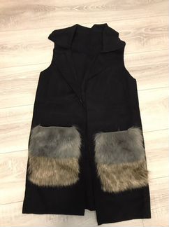 Жилетка тёплая с меховыми карманами