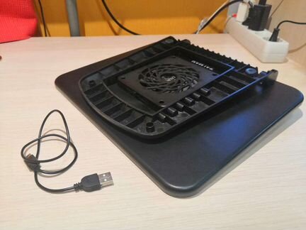 Охлаждающая подставка для ноутбука