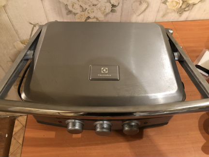 Электрогриль electrolux