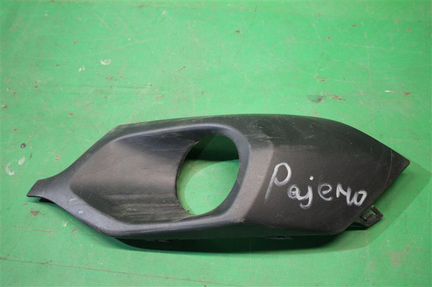 Накладка птф правая Mitsubishi Pajero Sport 3 2015