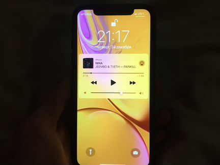 iPhone xr 64gb red