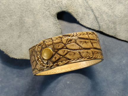 Браслет из кожи крокодила