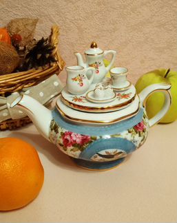 Чайник сувенирный Royal Crown Англия