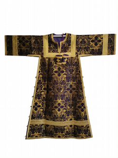 Облачение - стихарь, поручи