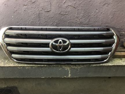 Решетка радиатора toyota land cruiser 200