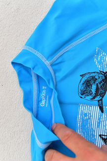 Футболка для плавания