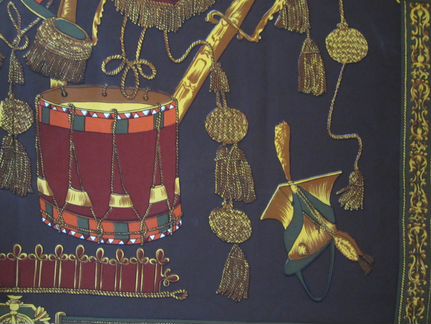 Платок шелк коричневый с Гусарским барабаном