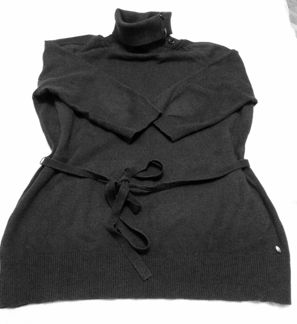 Свитер с воротом на пуговицах