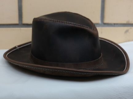 Шляпа кожаная. Светло-коричневая