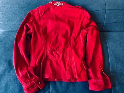 Стильный куртка-пиджак с вышивкой