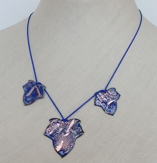 Колье с эмалью