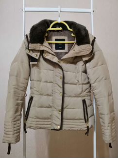 Короткий бежевый пуховик Colins XS