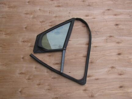 Форточка двери Peugeot 308