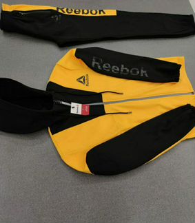 Спортивный костюм Reebok