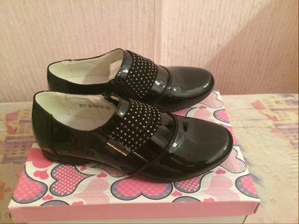 Новые туфли для девочки 33 размер