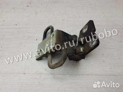 Петля задняя правая Vw Passat B6 BKP 2006