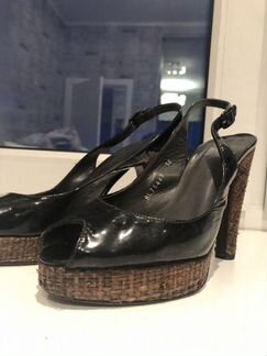 Босоножки Stuart Weitzman