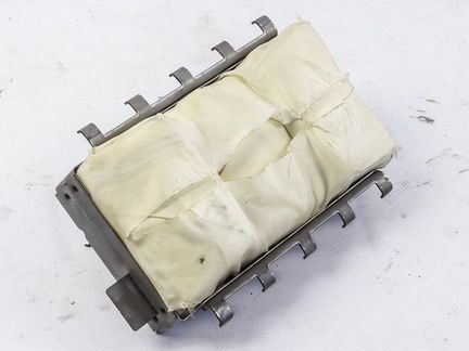 Подушка безопасности торпедо Toyota Prius
