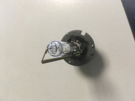 Лампа ксеноновая toyota Land Cruiser 200 2008)