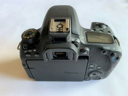 Canon EOS 77D