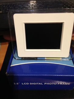 Цифровая фото-рамка 3.5 дюйма(новая)