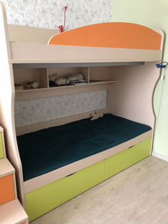 Кровать двухьярусная