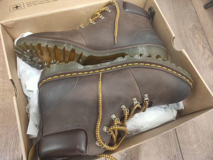 Продам новые ботинки dr martens