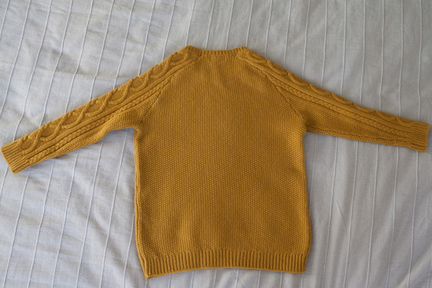 Свитер с вязкой косами р XS-S