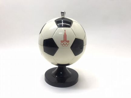 А1138 Сигаретница «Футбольный, олимпийский мяч», о