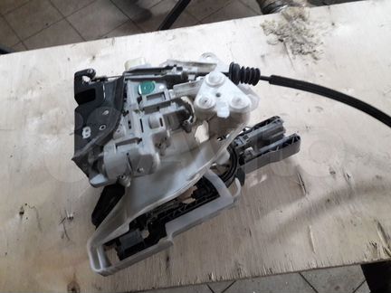 Замок двери передней фольксваген пассат б6