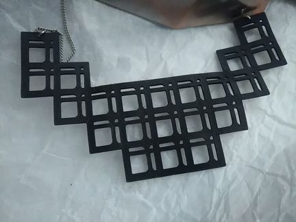 Колье cos