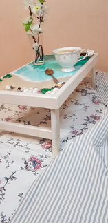 Кроватный столик