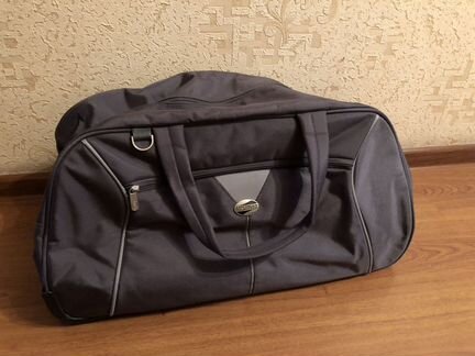 Чемодан (спортивная сумка) на колёсах