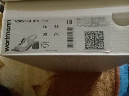 Женские босоножки новые tamaris