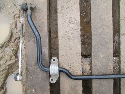 Передний стабилизатор на Рено Каптюр 1,6