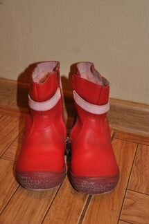 Продаю зимние сапоги 25 размера для девочки